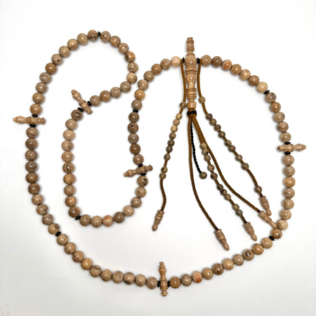 Tasbih Tijani en Yusr Khor blanc, ficelle brune — chapelet kourouss misbah corail fait main