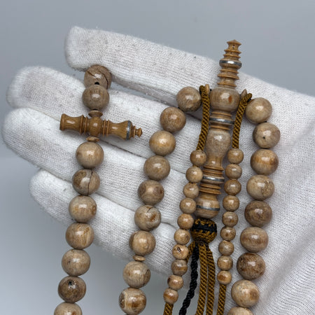 Tasbih misbah kourouss chapelet soufi subha tesbih yousrou khor marjane marjan mardiane tijani tidiane chadhili karkariya – Yusr Khor corail blanc, ficelle brune