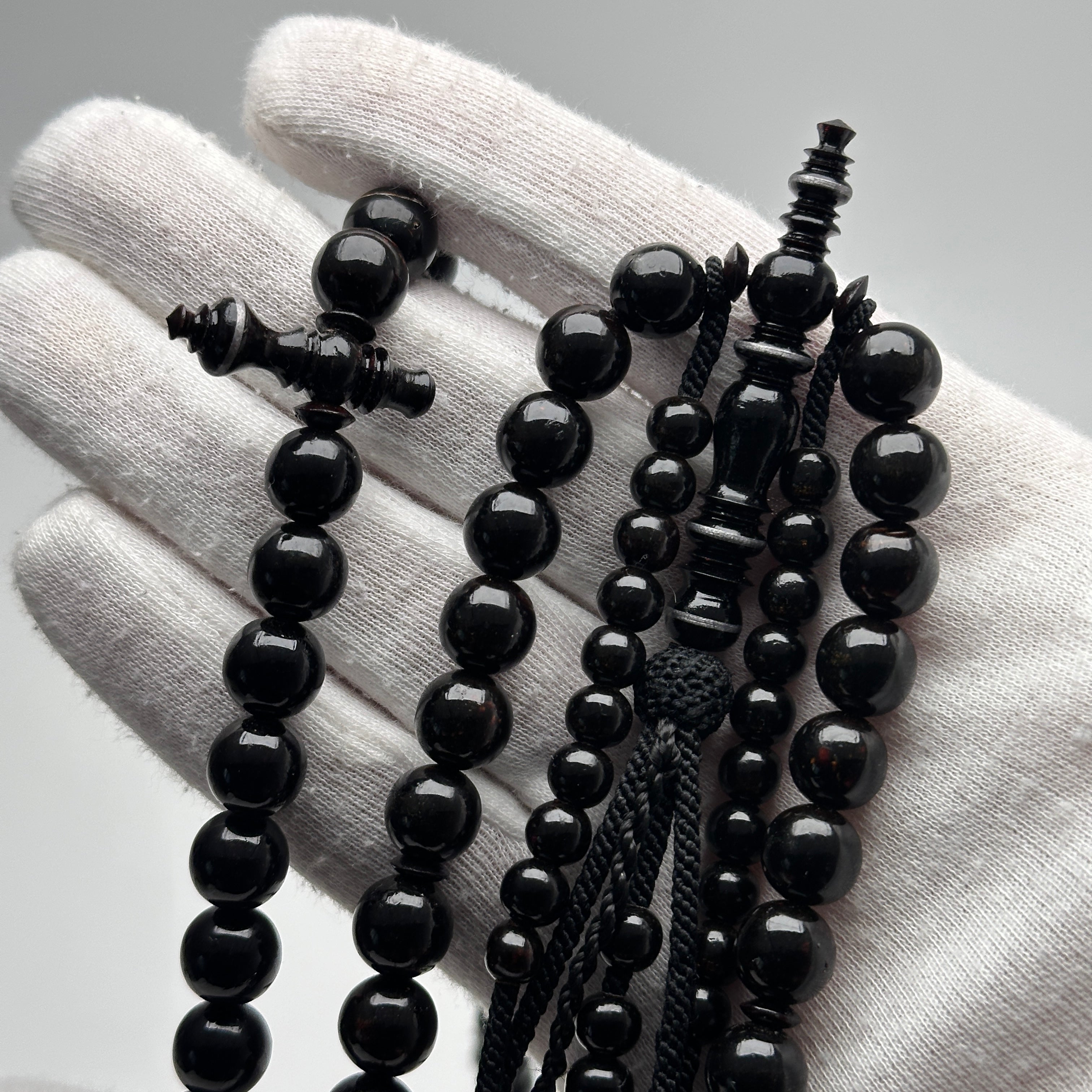 Tasbih Tijani Yusr Khor – Corail noir, ficelle noire