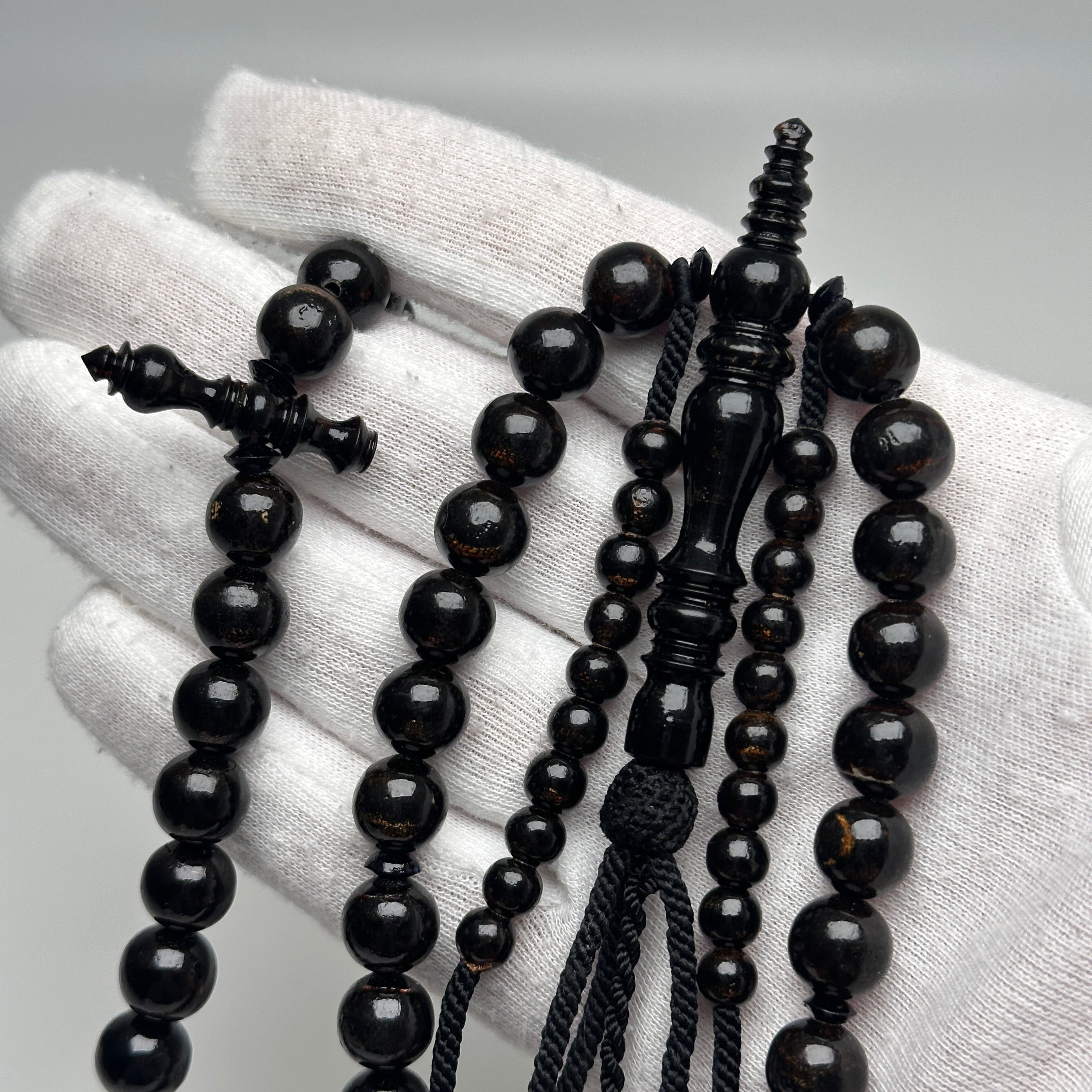 Tasbih Tijani Yusr Khor – Corail noir, ficelle noire