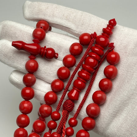 Tasbih Tijani Marjane Yusr 12 mm – Corail rouge, Ficelle rouge | Kourous Artisanal