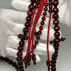 Tasbih Tijani en Yusr Khor 10 mm – Corail Rouge, Ficelle Rouge | Kourous Artisanal