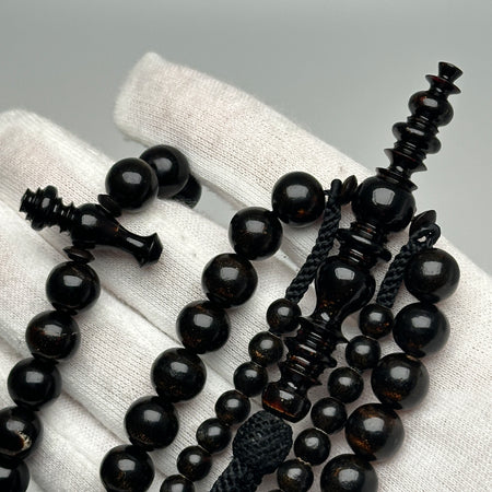 Tasbih Tijani en Yusr Khor – Corail Noir, Ficelle Noire | Kourous Artisanal