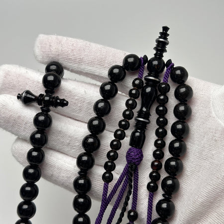 Tasbih-misbah-kourouss-chapelet-yusr-noir-yousrou-ficelle-violet 