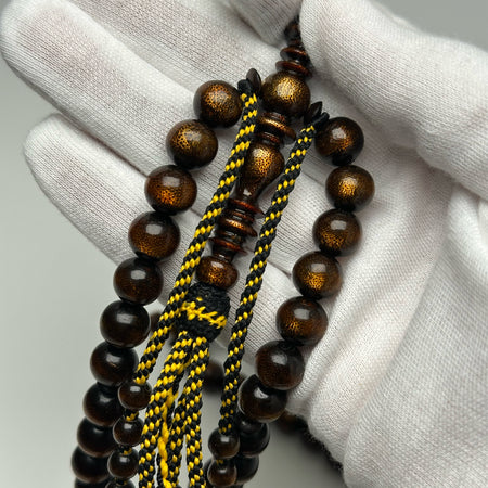 Tasbih Tijani en Yusr Khor 10 mm – Corail Doré, Ficelle Jaune et Noire | Kourous Artisanal